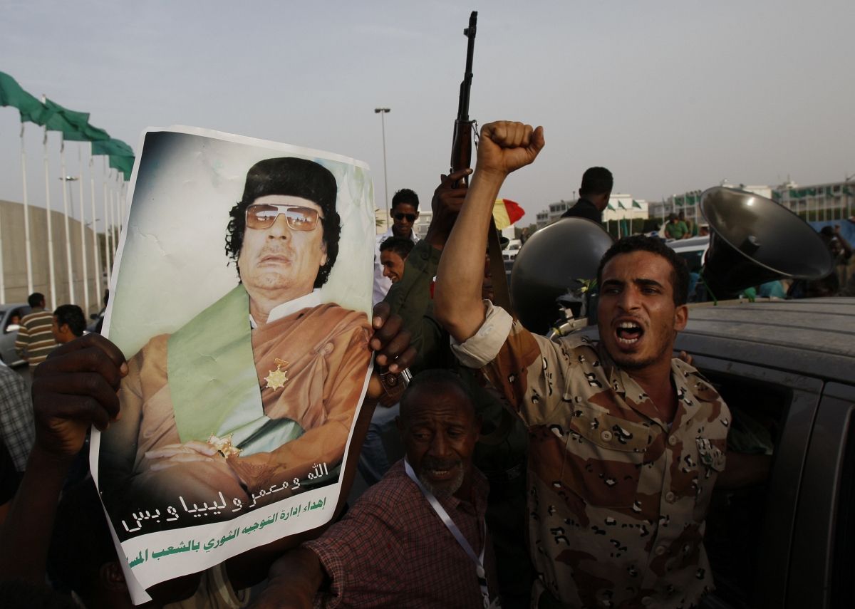 Bizonyítékok a nőket kínzó és megerőszakoló Kadhafi-katonák ellen