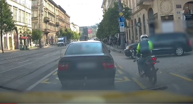 Motorosoknál talán ez az egyik tipikus baleset, amilyet a Vámház körúton felvettek