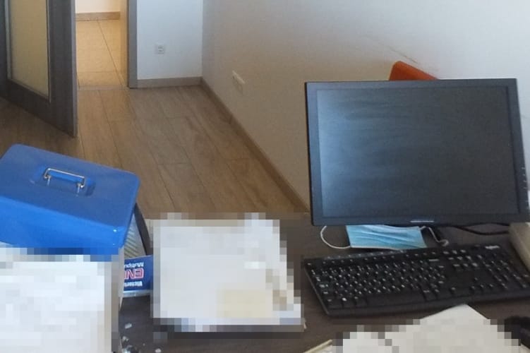 Betört egy irodába, majd egy órán át facebookozott a tolvaj az ott talált számítógépen