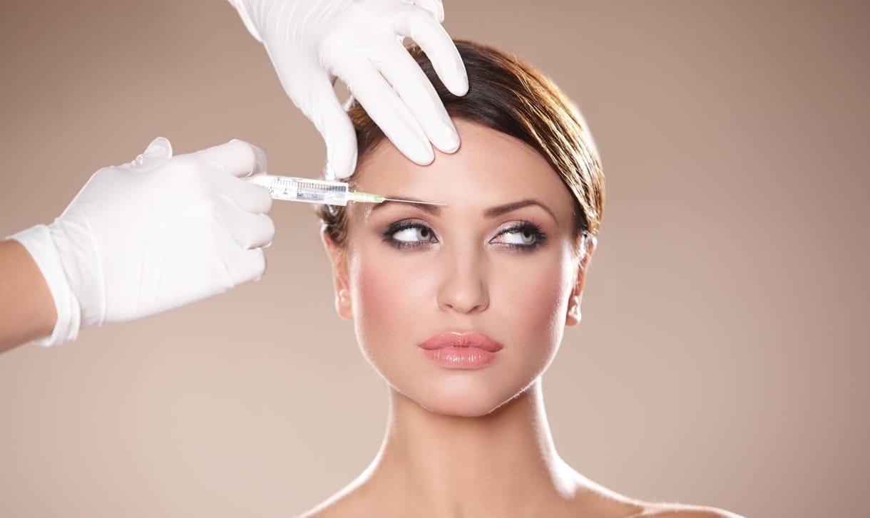 Az agyra is hatással lehet a homlokba beadott botox injekció