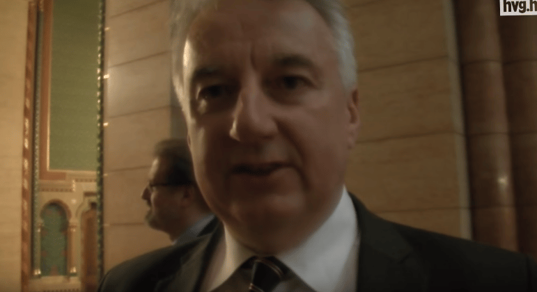 Semjénnek a Kiss-botrány mellett a világegyetemről is markáns véleménye van