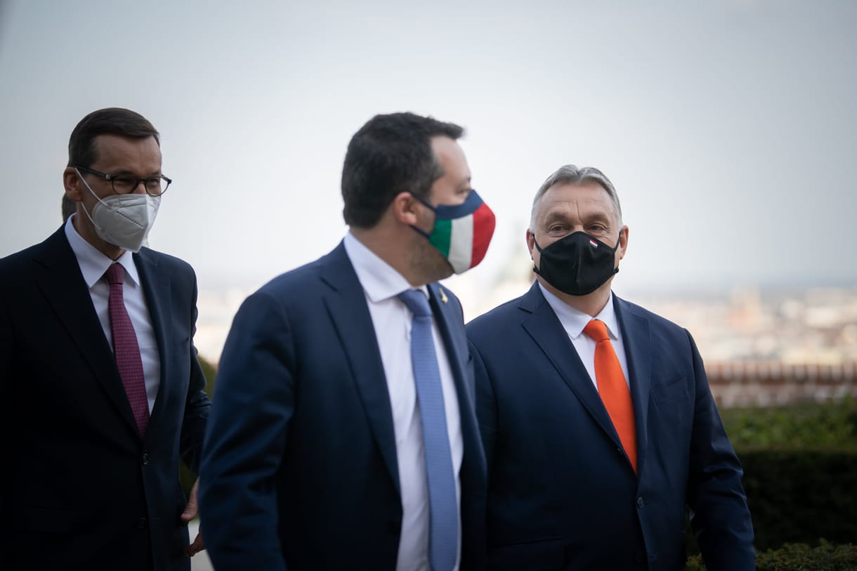 Orbán és Salvini pókerpartija: ki gyűri maga alá a másikat