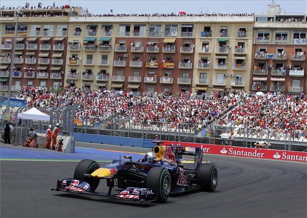 Vettel nyerte a hatalmas belesettel tarkított Európa Nagydíjat