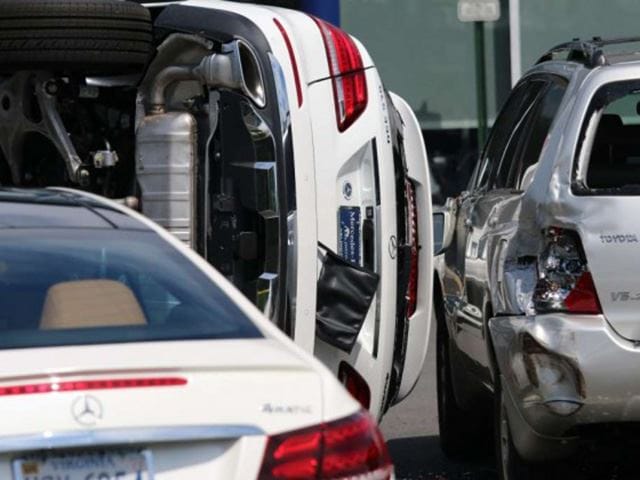 Még el se indult a próbaútra, már rommá törte a Mercedest
