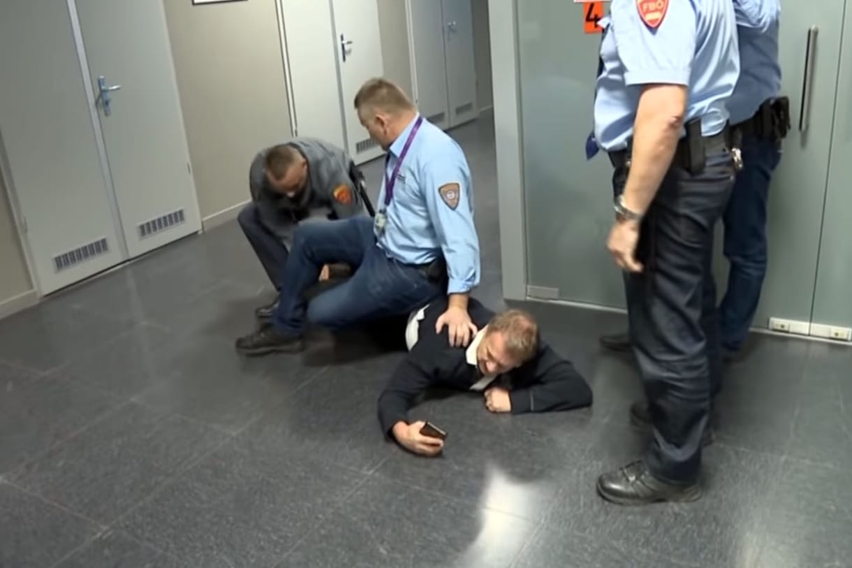 Elutasította az ügyészség az MTVA-ban megrángatott ellenzéki képviselők panaszát