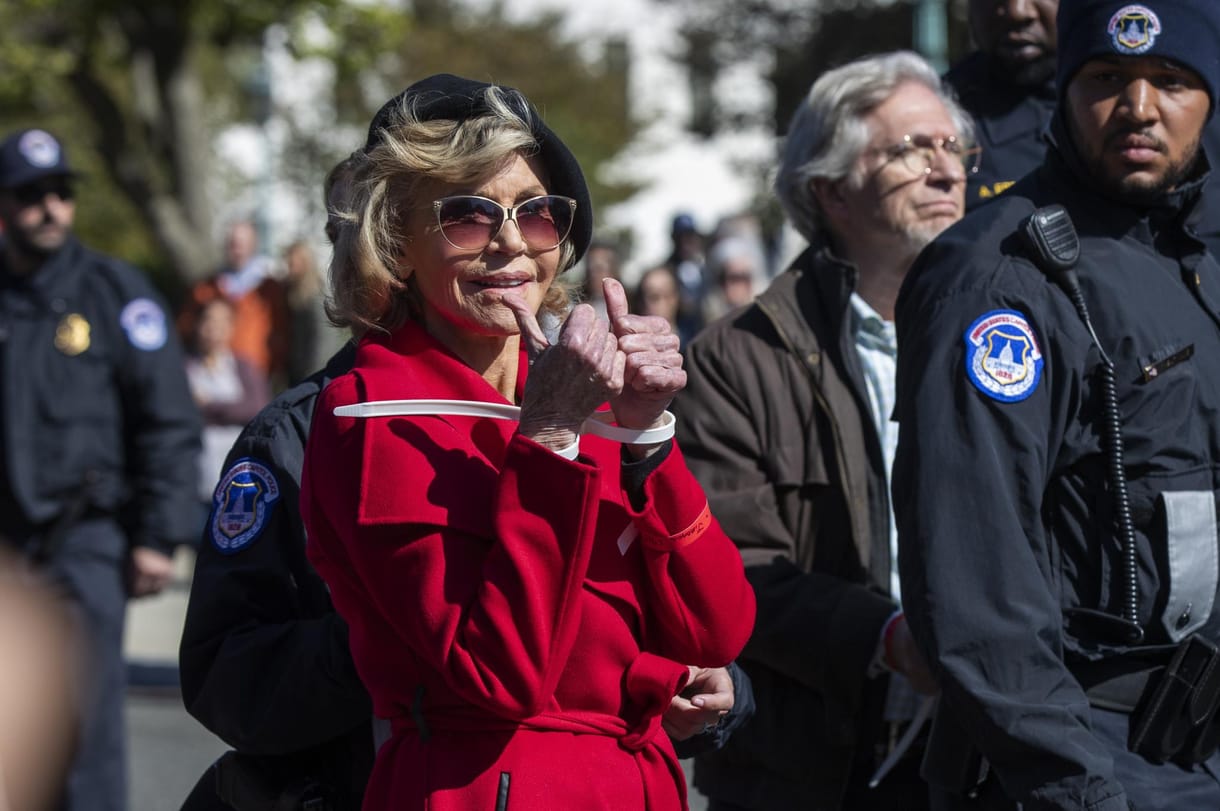 Jane Fonda rendőri intézkedés közben köszönte meg a BAFTA-díját