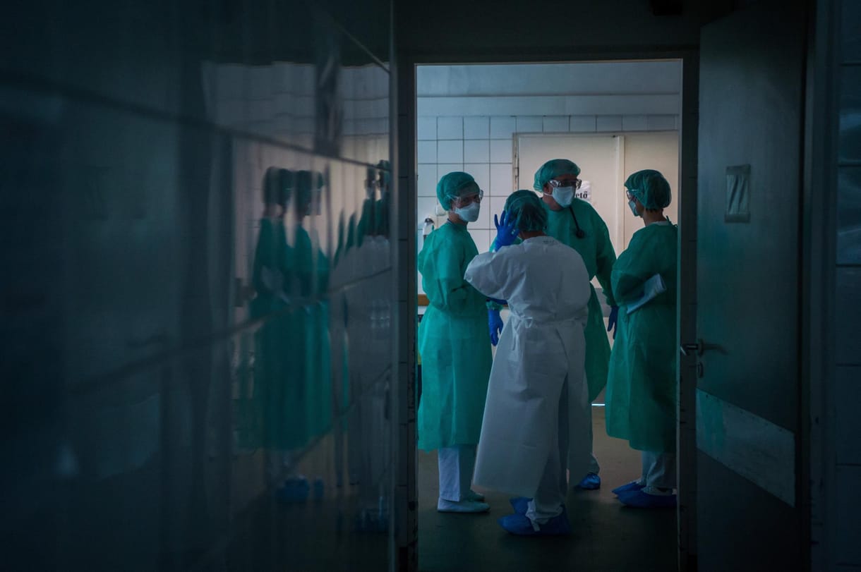 A műtét csak a jéghegy csúcsa, a gond, hogy utána sokszor alig tudunk a betegekről valamit