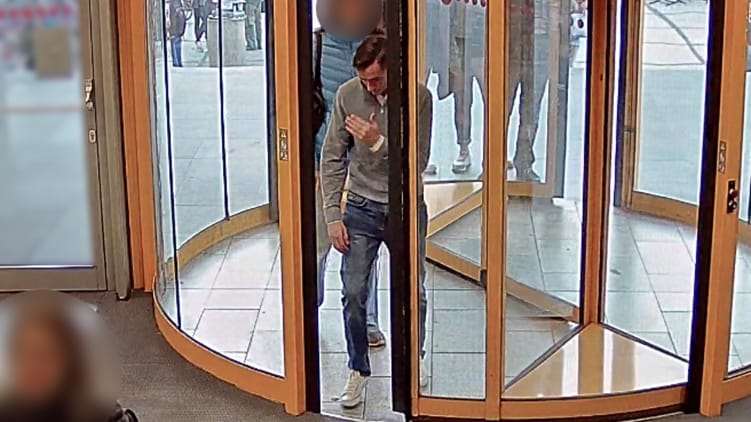 Műszaki cikket ígérgető csalót keres a rendőrség – fotó