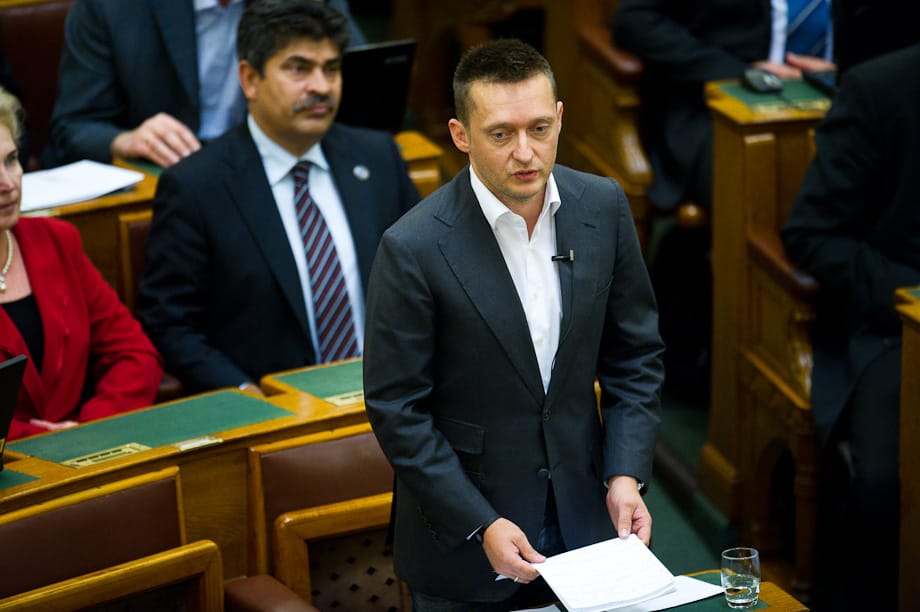 Rogán definiálná a bizonytalan adójogi helyzetet