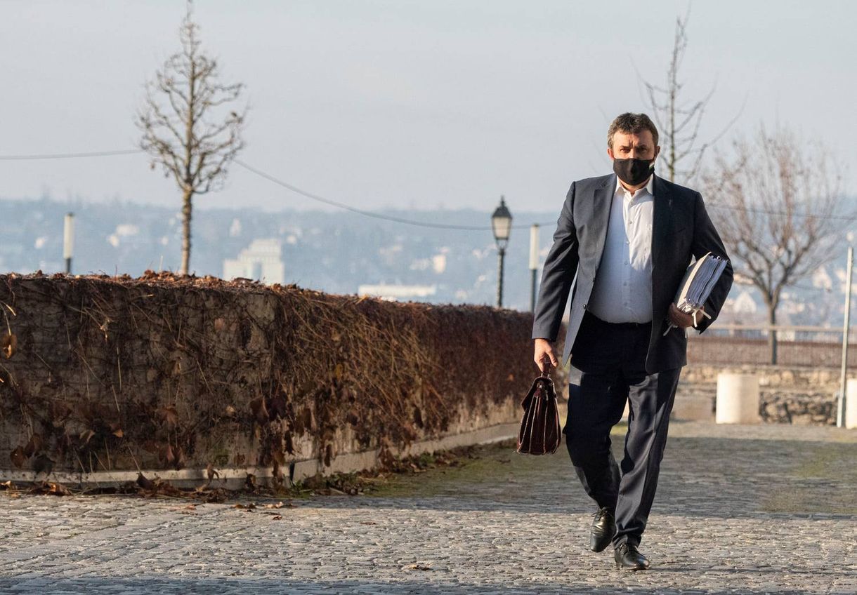 Tagadja a minisztérium, hogy Palkovics László le akart mondani