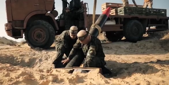 Videó: Így készítenek rakétákat vízvezetékből a Hamász harcosai