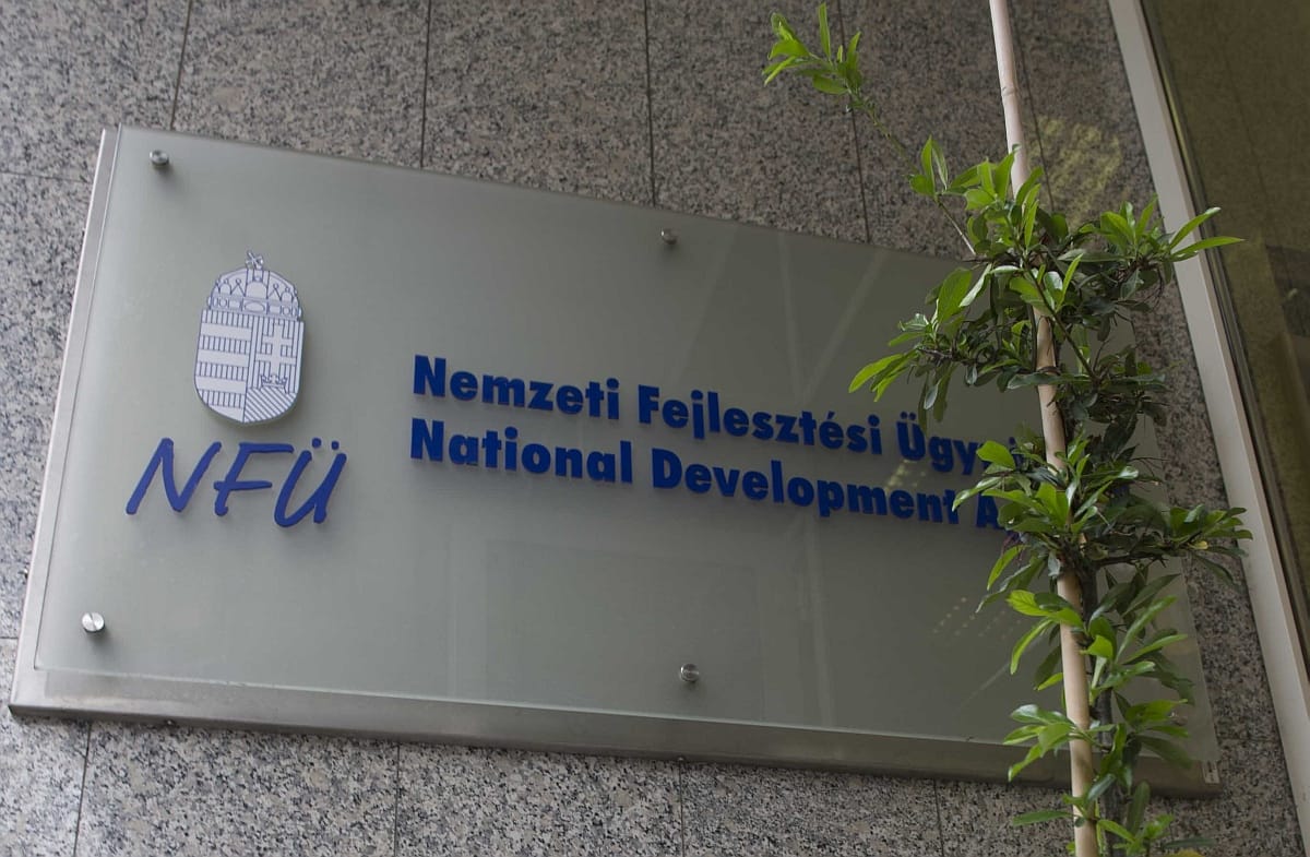 444.hu: Brüsszel minden Magyarországnak járó pénzt befagyasztott