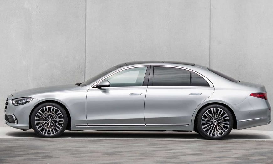 Első kémfotók a 700 lóerős Mercedes-AMG S63e-ről