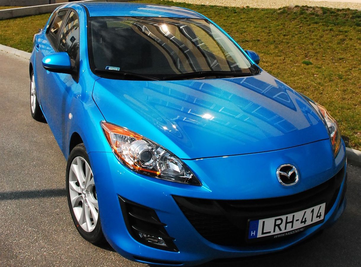 Mazda 2 teszt: hozza a formát