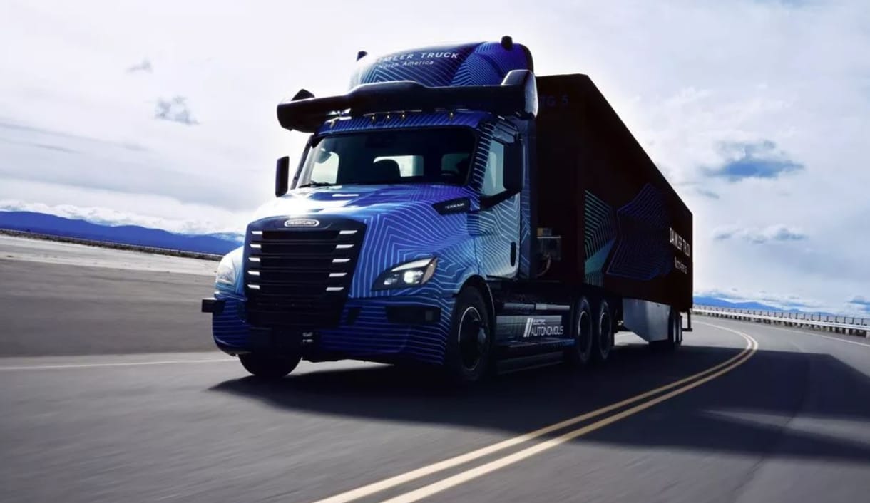 A Daimler Truck új kamionjába már nem kell sofőr – videó