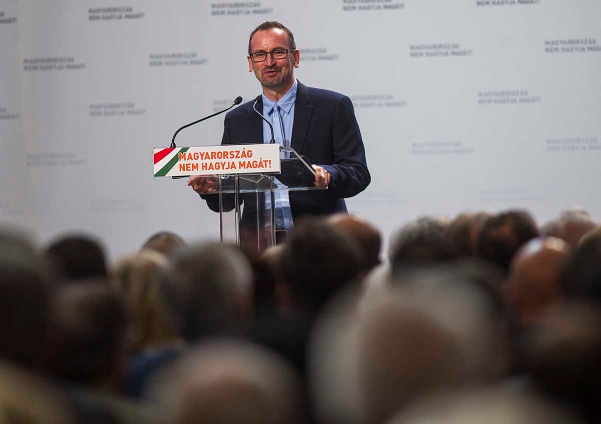 Szájer József marad az EP néppárti frakciójának alelnöke
