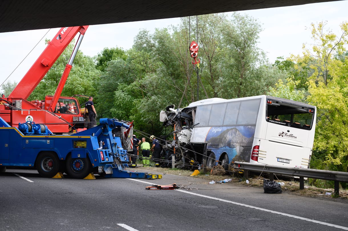 Buszbaleset az M7-esen: közös nyilatkozatot adtak ki az utazás szervezői