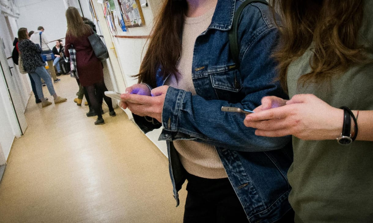 Sírva távozó tanárok, menekített diákok – az oktatás egyik legkeményebb éve volt 2023-ban