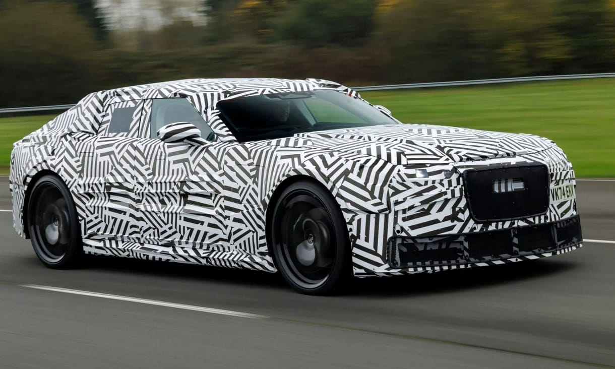 Az első fotók a Jaguar lehengerlő új luxus villanyszedánjáról