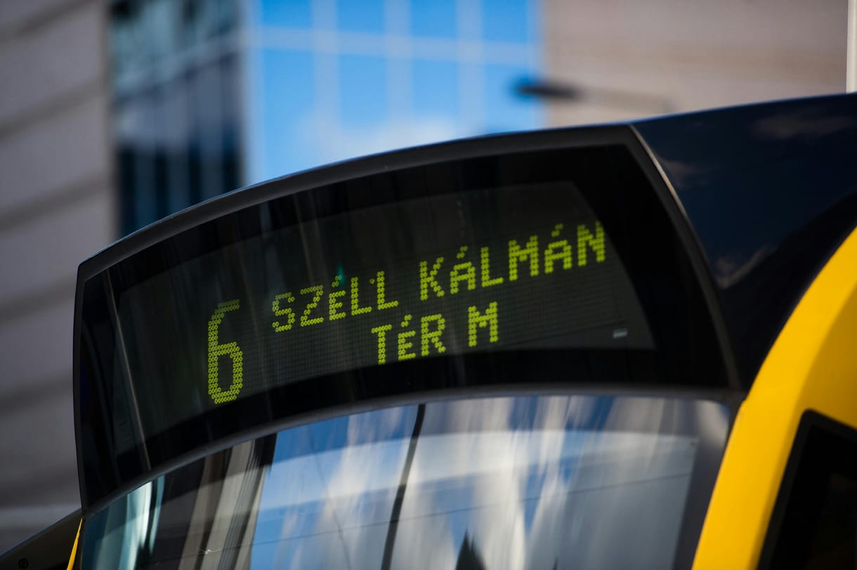 Pótlóbusz jár a 6-os villamos helyett több éjszakán át januárban