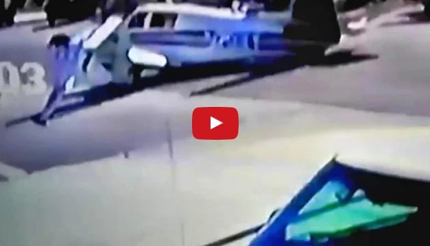 Elütött egy autót a Los Angeles-i utcán kényszerleszálló magánrepülő – videó