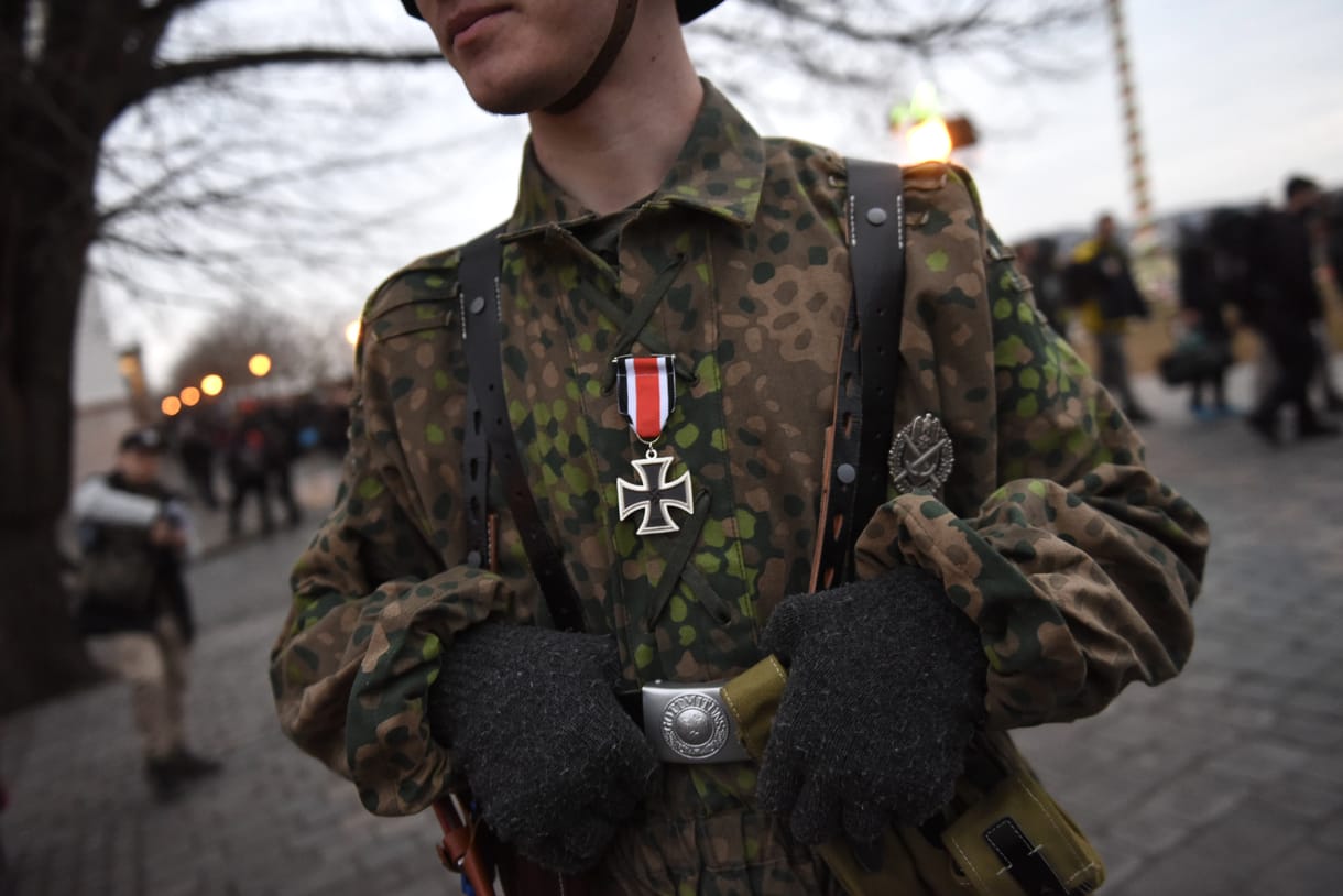 Novák Előd a becsület emléknapjává nyilvánítaná február 11-ét, és az iskolákba vinné a megemlékezéseket