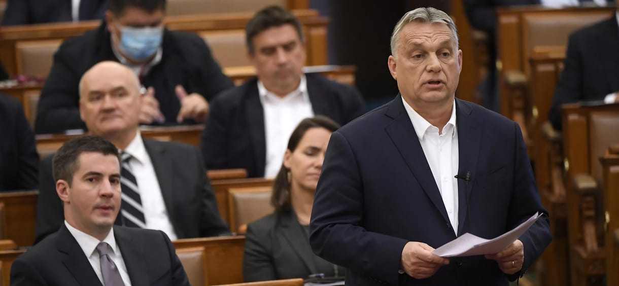 Elbukott Orbán terve, nem szavazta meg az ellenzék, hogy hétfőn elfogadják a felhatalmazási törvényt