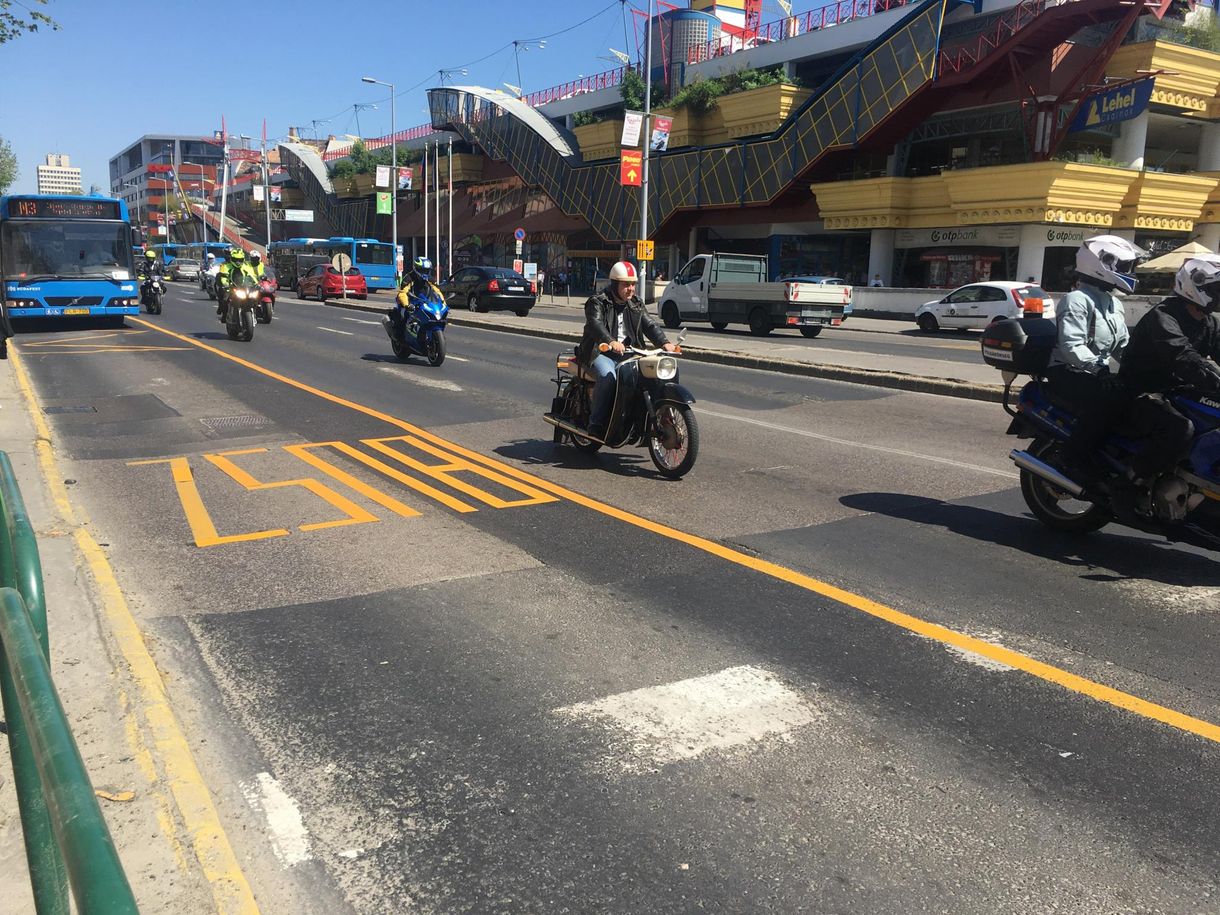 Megjött a csaknem félárú sztrádamatrica a motorosoknak
