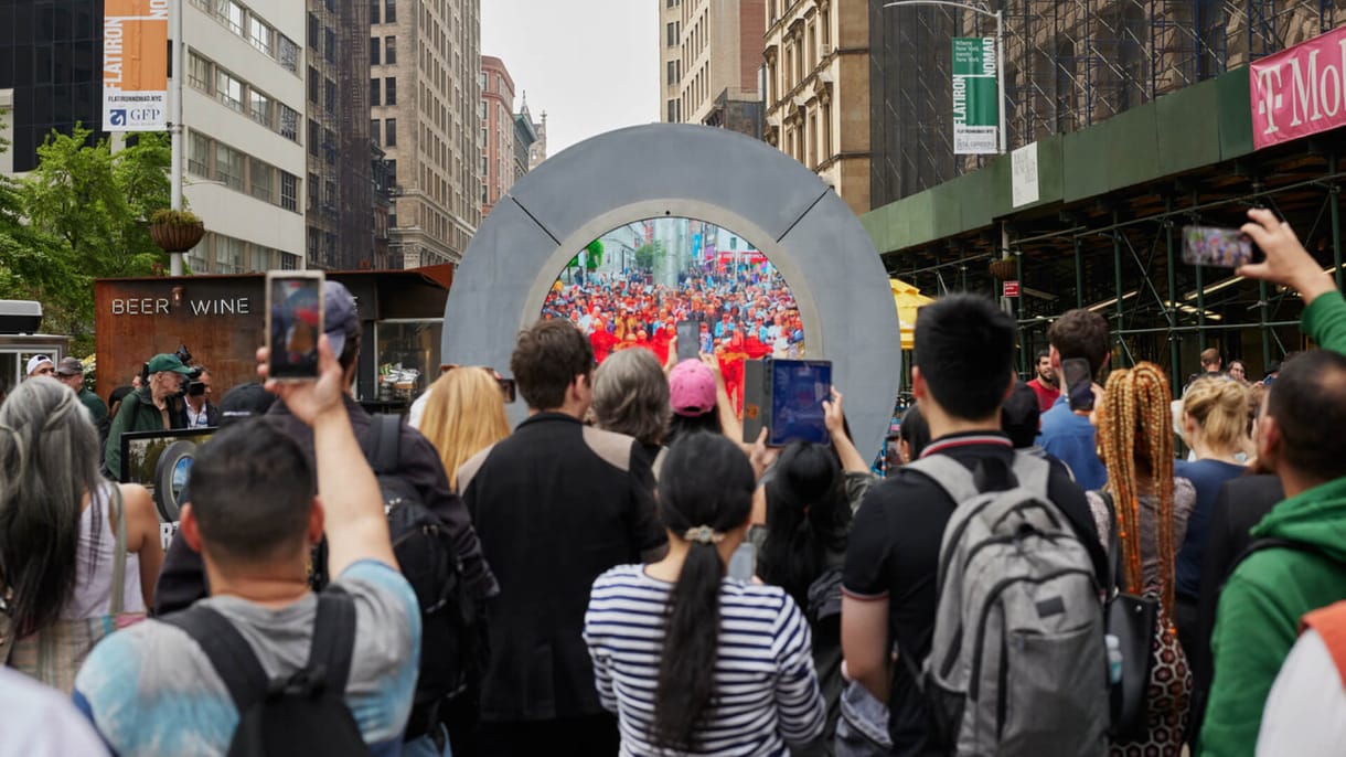 Megint bekapcsolták a New Yorkot és Dublint összekötő portált, amit botrányos emberek miatt kellett kikapcsolni