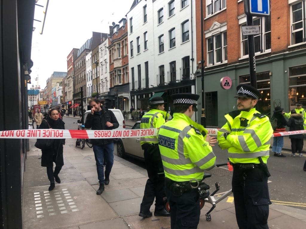 Bomba miatt kiürítik London központjának egy nagyobb részét