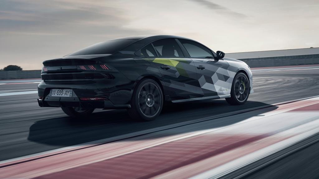 400 lovas lehet a zöld rendszámos izom Peugeot