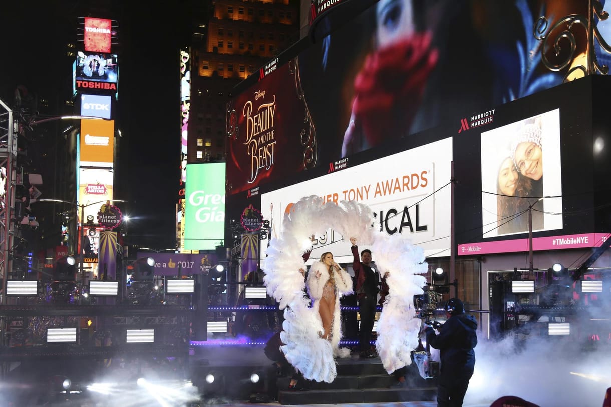Iszonyatosan beégett Mariah Carey az év végi fellépésén