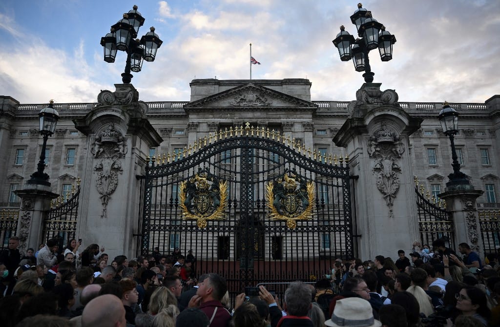 Méltó utód szeretne lenni III. Károly, először szólalt meg a God Save the King – ez történt ma Britanniában