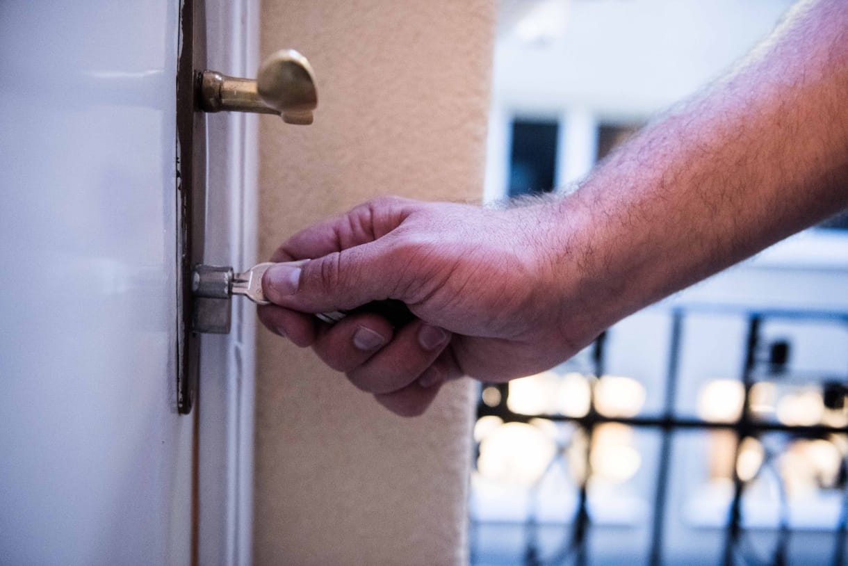A gazdagokon kívül mindenki csak bukik azon, ami a lakáspiacon történik