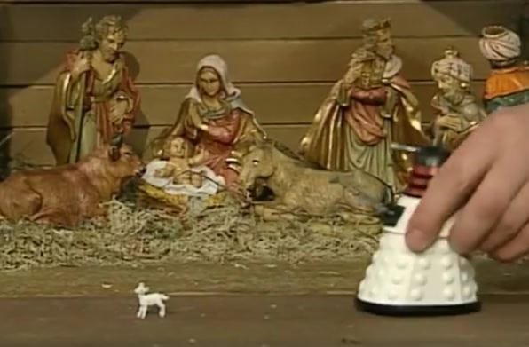 Hangolódjunk karácsonyra Mr. Bean sajátos betlehemezésével