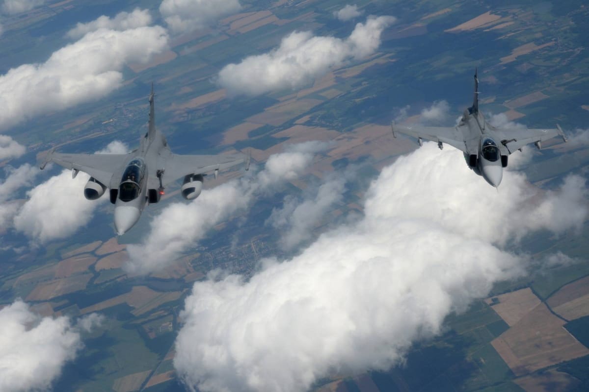 Megkapták az első éles riasztásukat a magyar Gripenek a balti országok légterében