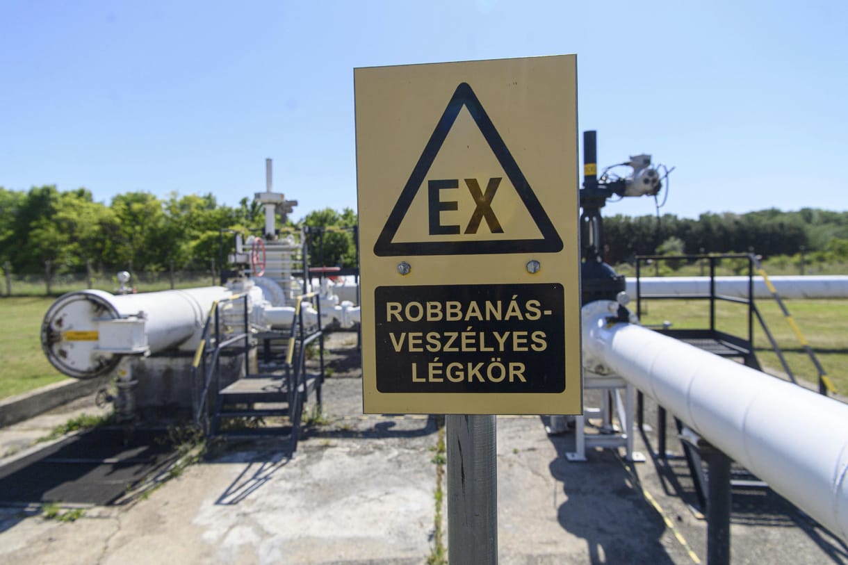 Orosz olajból készült termékek az EU-ban: napokon belül lejárhat a szankció alóli felmentés, piacot veszthet a Mol