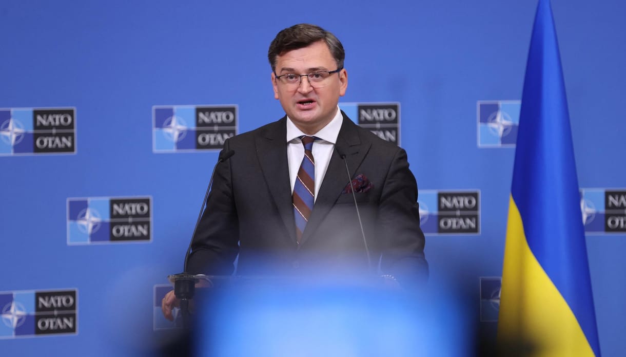 A magyar kormány miatt csak informális vacsorán találkozhat az ukrán külügyminiszter a NATO-val