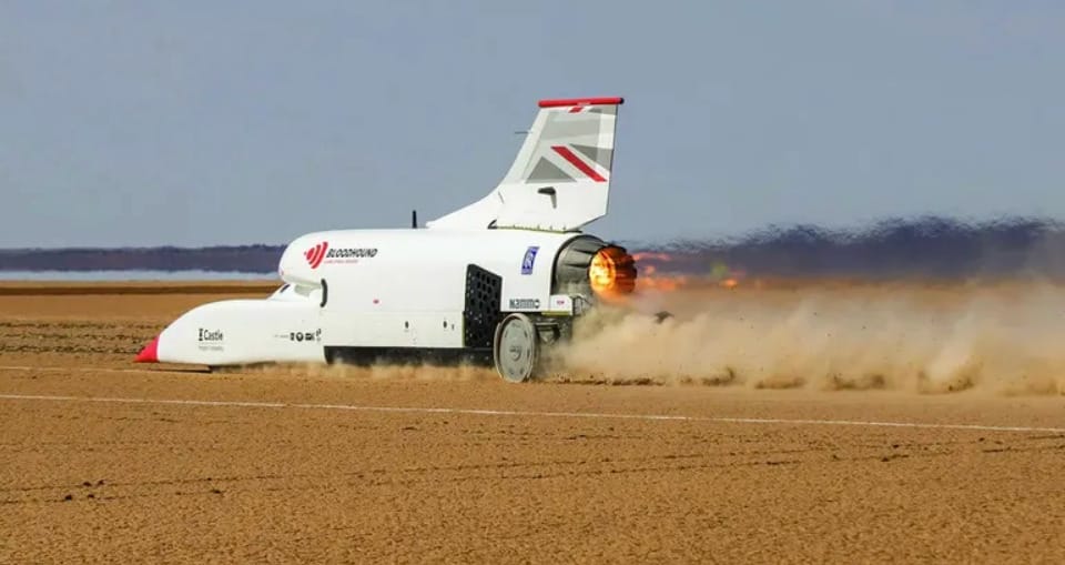 Sofőrt keresnek az 1287 km/h-s tempóval száguldó rakétaautóba
