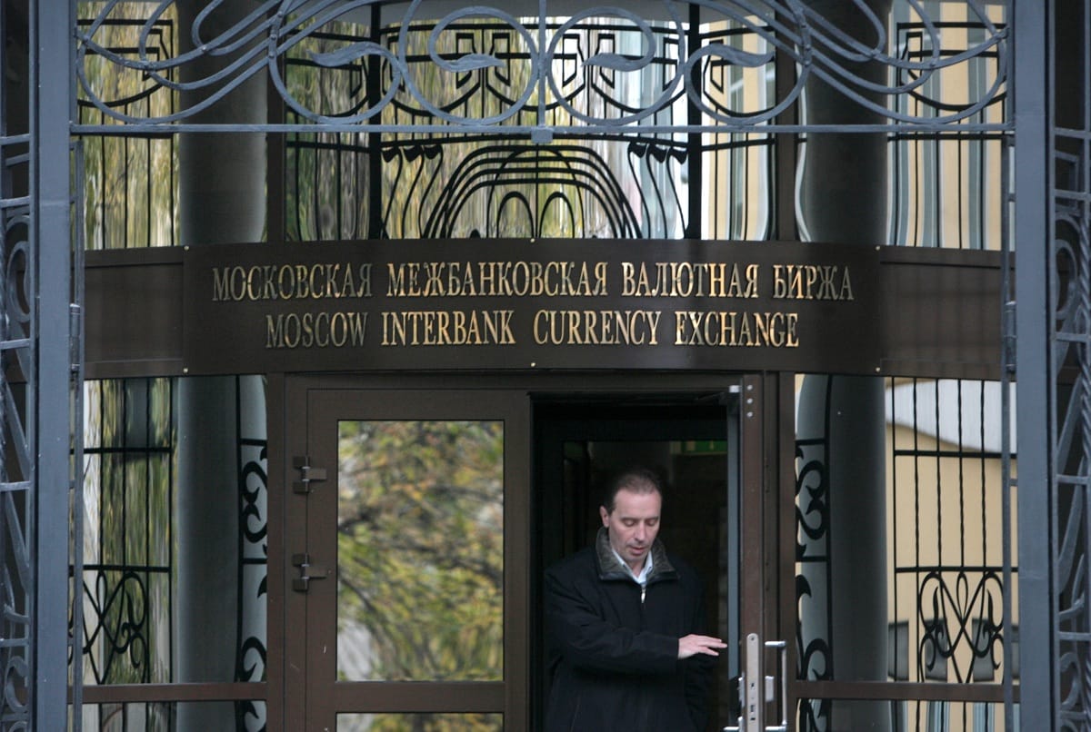 Újra kinyitott a moszkvai tőzsde, de sok mindennel nem lehet kereskedni