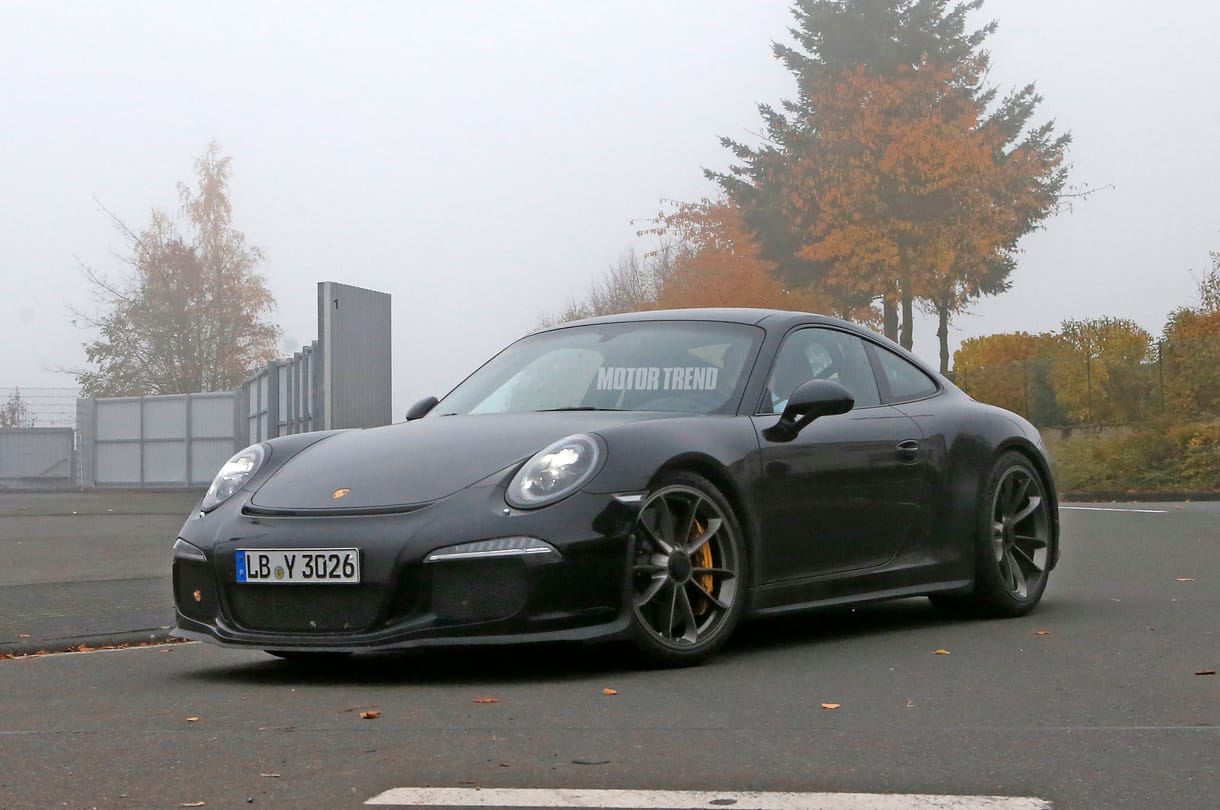 Nagy leleplezésre készül a Porsche a Genfi Autószalonon