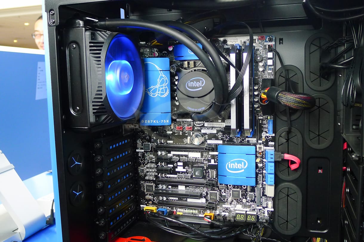 Vége: íme az Intel utolsó alaplapja