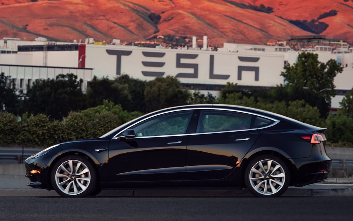 Nem akárki mondja: nem túl jók a Tesla olcsó elektromos autói