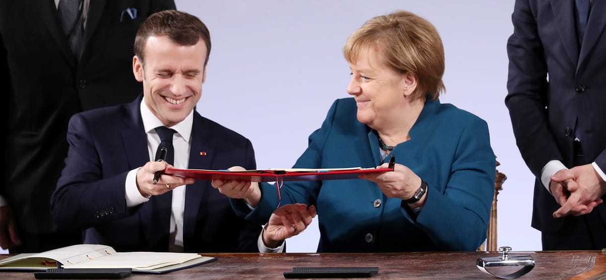 Merkel és Macron, a két gyengélkedő vezető menti meg Európát?