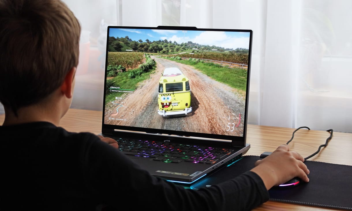 Mit tud egy laptop, amelyért 1,8 millió forintot kérnek? Kipróbáltuk a Lenovo újdonságát