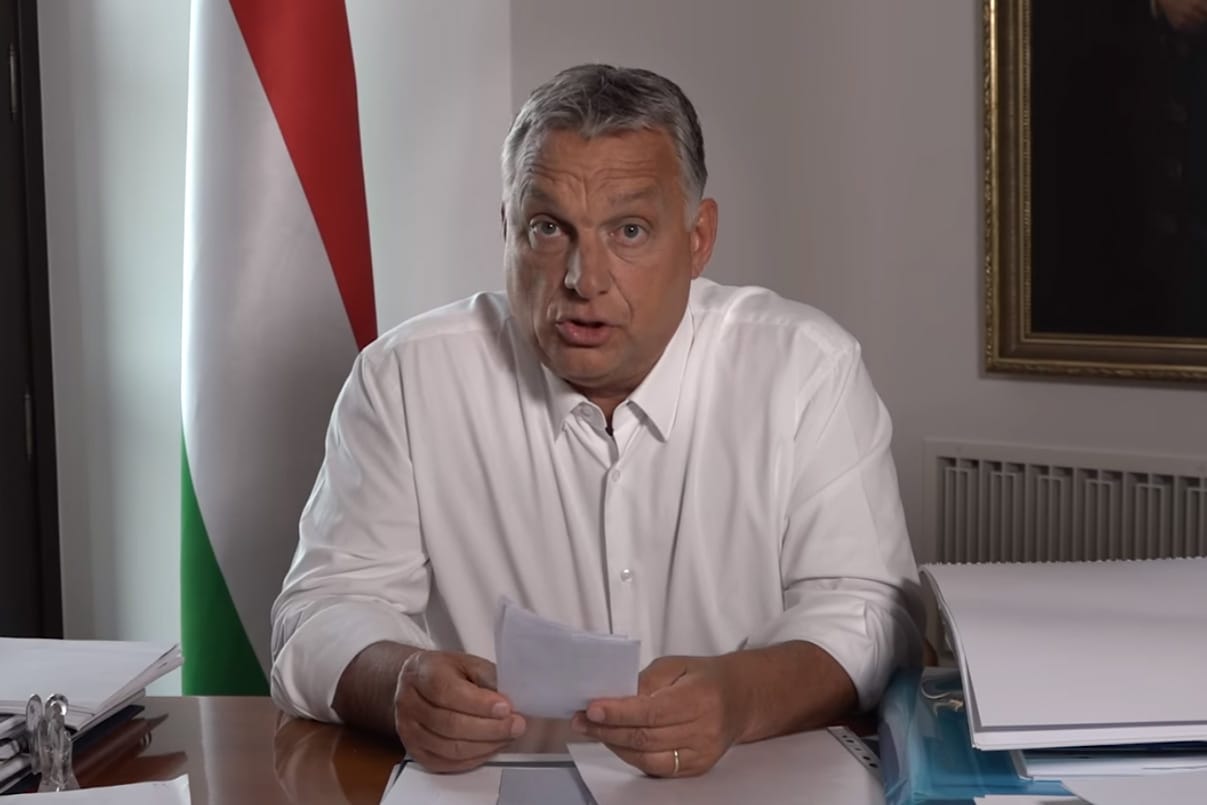 Orbán épp melegítette a lecsót, amikor Trump rácsörgött