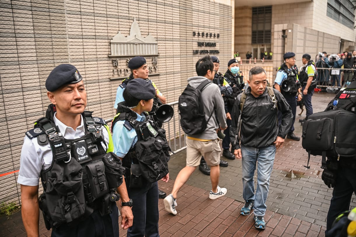 Hongkongban 45 demokráciapárti aktivistát ítéltek börtönbüntetésre egy mérföldkőnek számító perben
