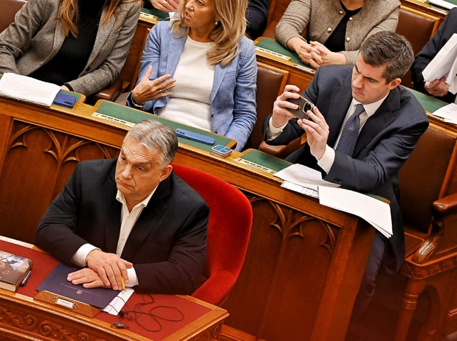 Orbán hamarosan Ukrajna EU-tagsága elleni beszéddel nyitja a parlamenti ülést