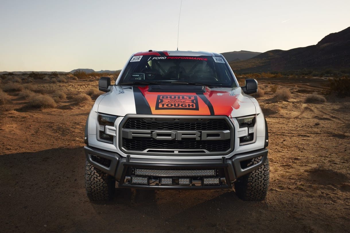 Nem sokat vadítottak a gyári Ford F150 tereprali változatán, így is elég vad