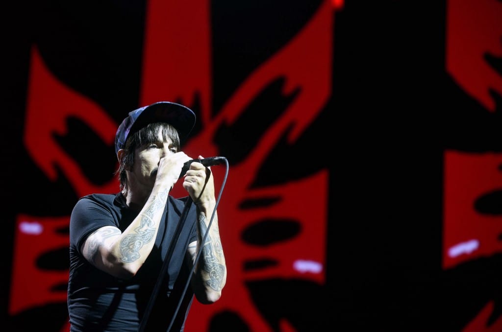 A Red Hot Chili Peppers gitárost cserél